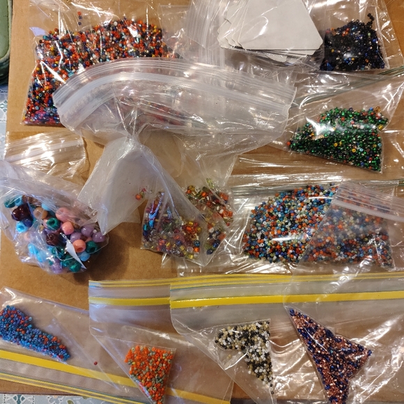 Other - 🖐️3/$15🖐️Many Beads, many colors